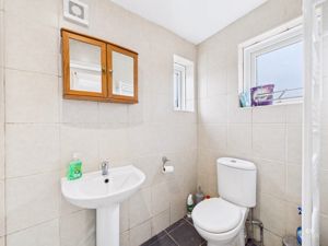 BATHROOM - click for photo gallery